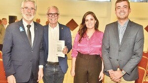 Daniel Nasta presentó su libro