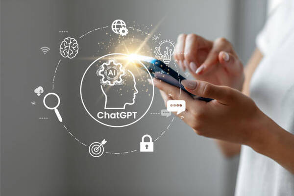 Un a帽o de conversaciones con ChatGPT culmina en la sorprendente crisis de OpenAI - Revista PLUS