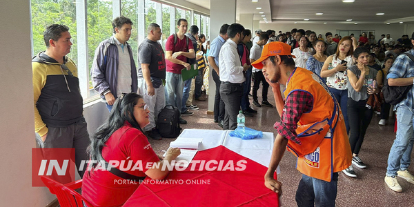 TRAS LA FERIA DE EMPLEOS CIUDADANOS YA COMIENZAN EN SUS NUEVOS TRABAJOS - Itapúa Noticias
