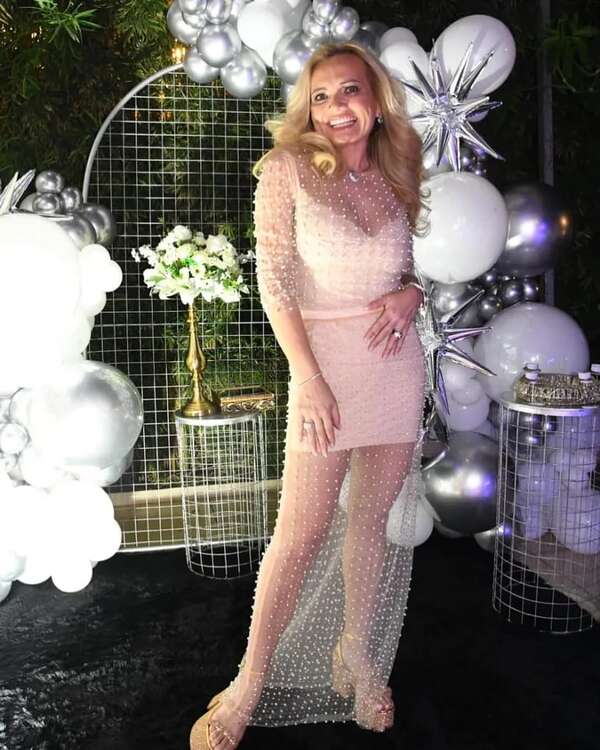 Sara Allinquant fue anfitriona del White Party Novena Edición - Gente - ABC Color