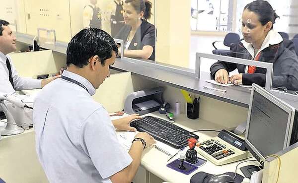 Sistema financiero cuenta con buen colchón ante eventuales crisis - Economía - ABC Color