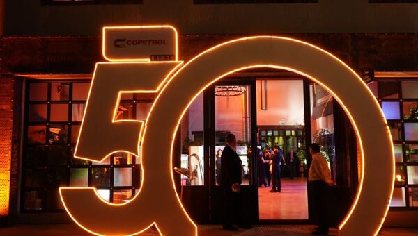 Copetrol celebró 50 años de Compromiso, Excelencia e Innovación en una noche llena de emoción en Puerto Liebig.