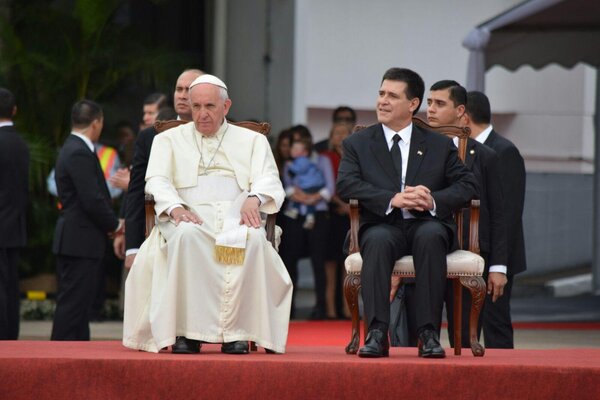 Cartes saluda al papa Francisco por su cumpleaños