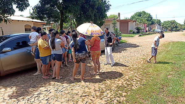Conflicto entre vecinos por trabajo de canalización en el barrio Ykua Ka’aguy - La Clave