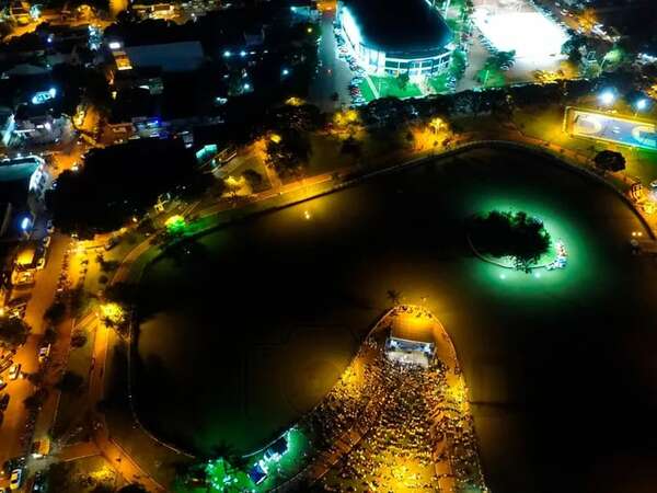 Serenata y show pirotécnico marcaron celebración del 124° aniversario de la ciudad de Pedro Juan Caballero - Nacionales - ABC Color