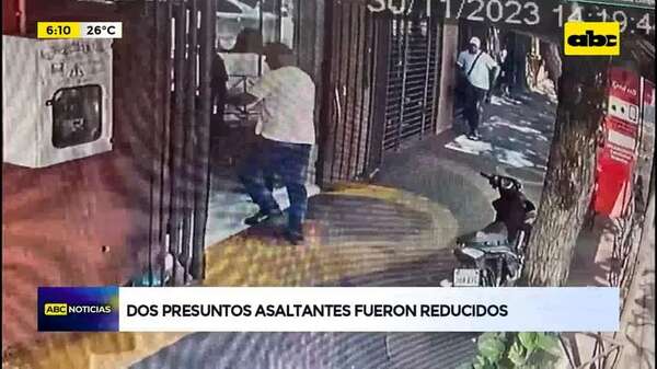 Video: Dos presuntos asaltantes fueron reducidos - ABC Noticias - ABC Color