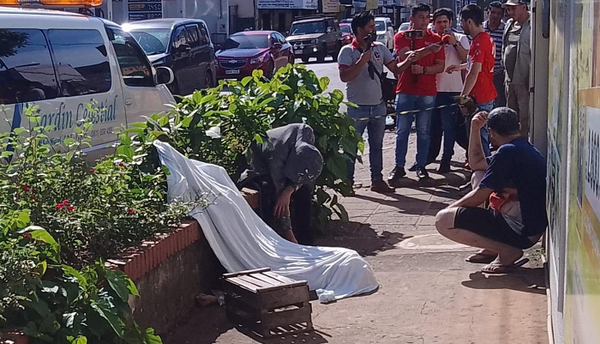 Pintor muere tras caer de un edificio cuando se disponía a trabajar - Noticiero Paraguay