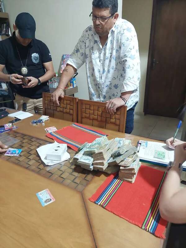 Caso Scanner: caen funcionarios de Dinac involucrados en envío de cocaína - Policiales - ABC Color