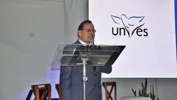 Denuncian a rector por presunto acoso sexual