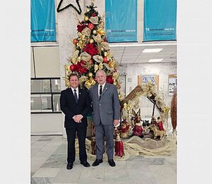 Ministros de la Corte Suprema observaron preparativos navideños en el Palacio de Justicia