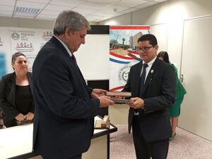 Camaristas, jueces y actuarios fueron reconocidos por Colegio de Abogados de Cordillera