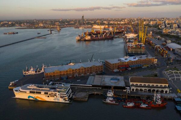 Demoras en Puerto de Montevideo impactan en la economía nacional
