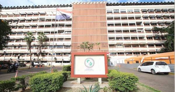 La Nación / IPS prevé pagar parte de deuda a farmacéuticas en 2024 y reducir morosidad