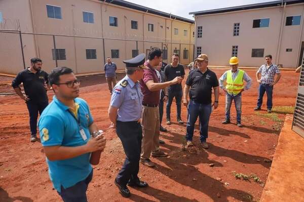 Ministro del Interior visitó nueva penitenciaría de Minga Guazú - ADN Digital