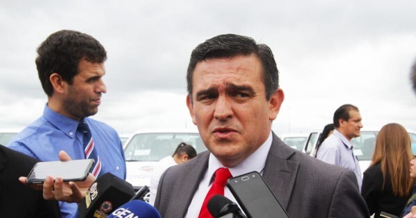 Una filtración del MEC compromete a Petta en el caso del supuesto título falso de Rivas