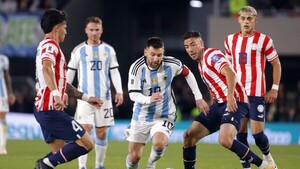 La camiseta firmada por Leo Messi para ayudar a niños de Paraguay
