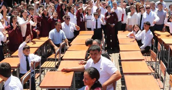 La Nación / Entregan más de 6.500 mobiliarios a instituciones educativas de Guairá