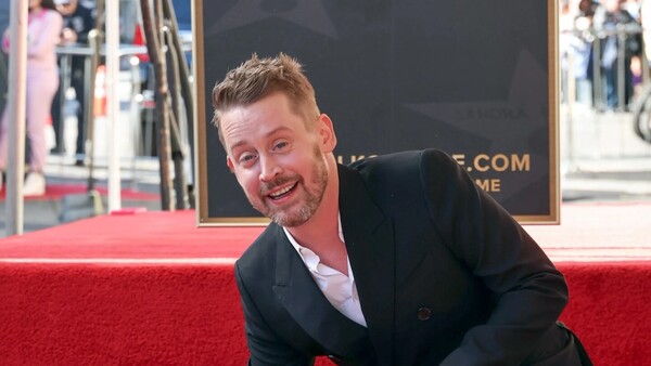 Macaulay Culkin, de Mi pobre angelito, recibe una estrella en el Paseo de la Fama de Hollywood