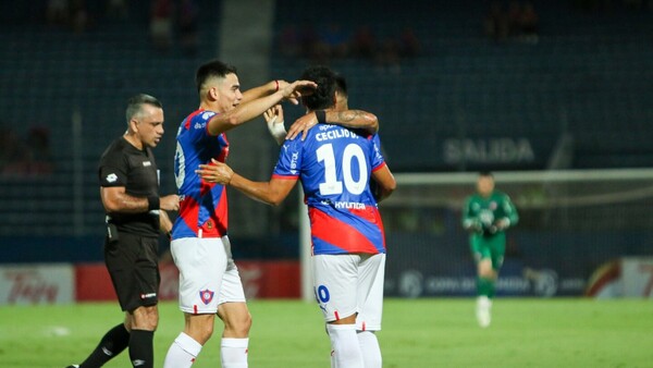 Cerro Porteño aplasta y manda a Guaraní a la Copa Sudamericana