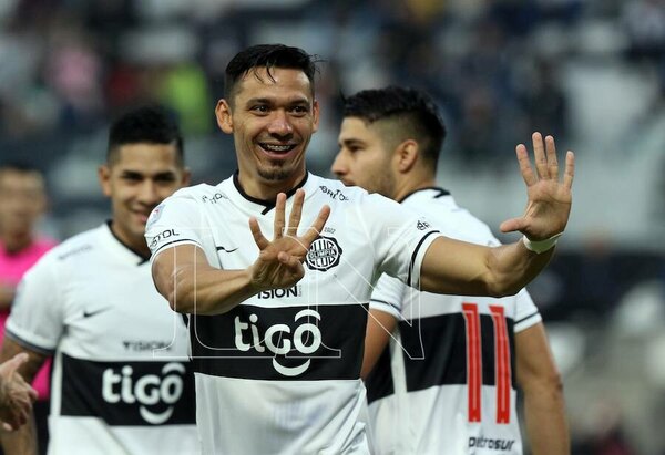 Versus / Chiqui Arce confirma una baja más en Olimpia para el próximo año
