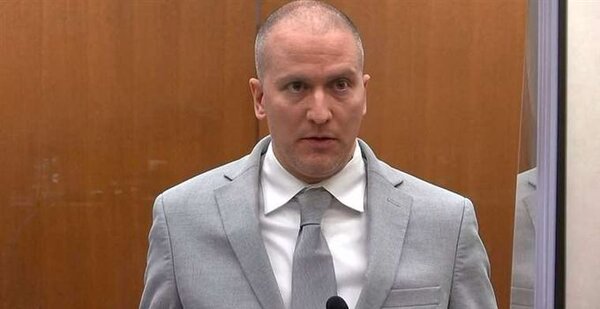 Policía condenado por muerte de George Floyd fue apuñalado 22 veces en prisión