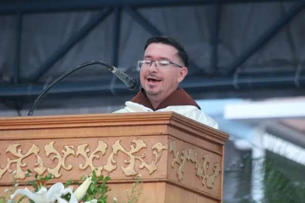 “Mucha gente hoy sufre el flagelo de la depresión, el estrés a causa de tantos motivos”, lamentó presbítero Tomás Sosa - Nacionales - ABC Color