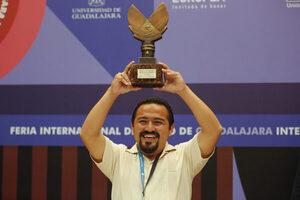 Autor maya James Sarao recibe el Premio de Literaturas Indígenas en la FIL mexicana - MarketData