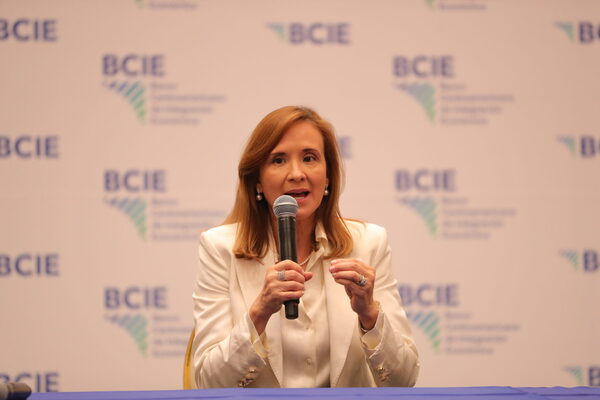 La nueva presidenta del BCIE asume con el compromiso de impulsar transformación de la entidad - MarketData