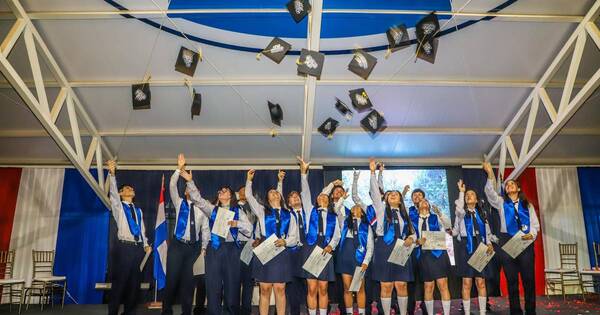 La Nación / Arambé celebra una nueva promoción de egresados