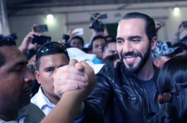 Polémica en El Salvador: Licencia a Bukele para buscar reelegirse Presidente | OnLivePy