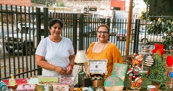 La Nación / Mercadito italiano navideño en la Plaza Italia