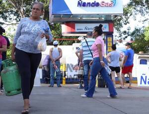 ¡Éxito total de la campaña Ñande gas en Villa Elisa!: 550 familias recibieron cargas gratuitas