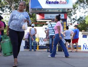 ¡Éxito total de la campaña Ñande gas en Villa Elisa!: 550 familias recibieron cargas gratuitas