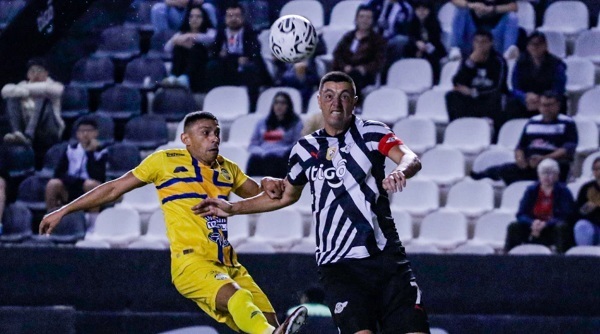 Trinidense y Libertad se enfrentan en la final por el título de la Copa Paraguay
