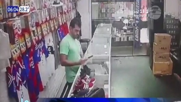 Sujeto detenido tras hurtar celulares en el Mercado 4 - Noticias Paraguay