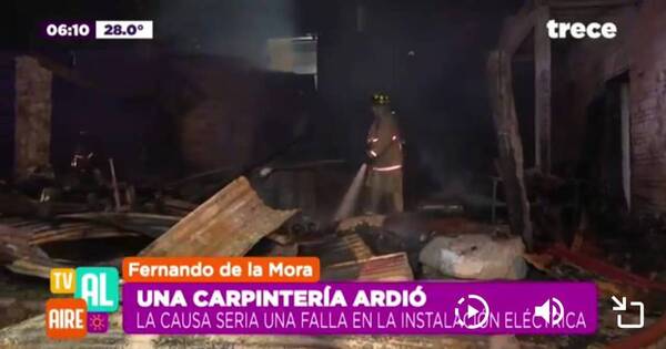 La Nación / Incendio consumió una carpintería en Fernando de la Mora