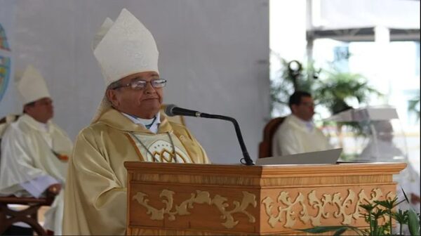 Iglesia clamó, desde Caacupé, solución para indígenas y campesinos, y critica despilfarro - La Tribuna
