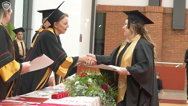 UNAE entrega títulos en programas de posgrado durante su acto de Graduaciones 2023