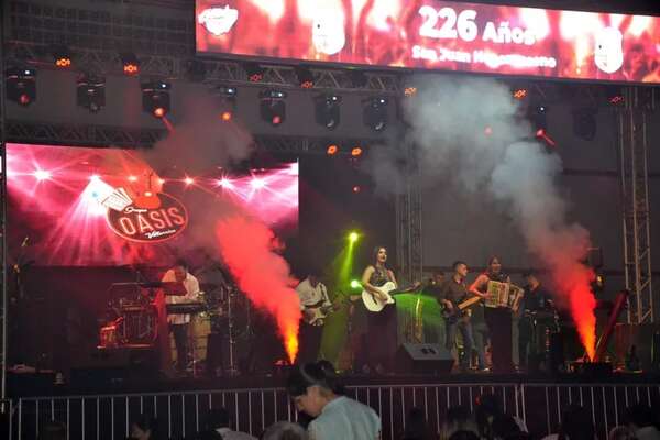 Grupo Oasis y Los Merry fueron coreados en el Ykua Kurusu de San Juan Nepomuceno - Nacionales - ABC Color