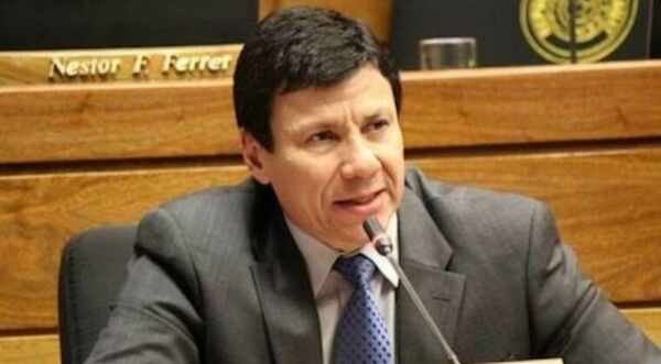 El diputado Walter Harms y otras tres personas mueren en accidente aéreo