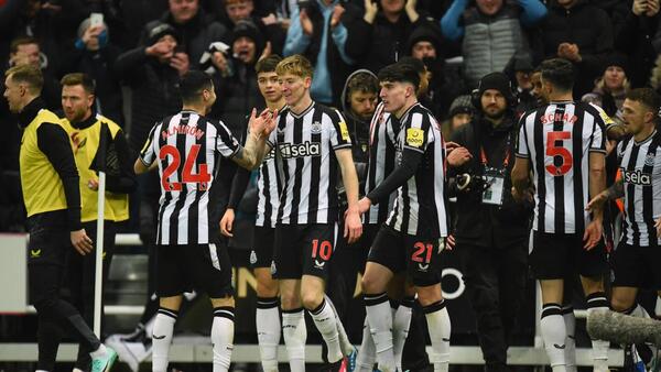 El Newcastle rebasa al United