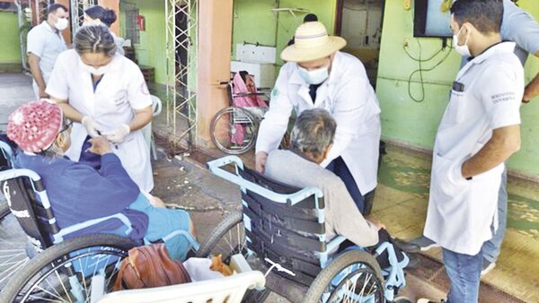 Gracias a atención extramuros llevan salud a barrios vulnerables