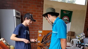 Joven emprendedor apuesta a crear cuchillos artesanales