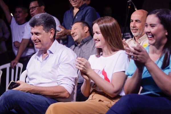 “La concertación es con los colorados decentes”, afirma Efraín Alegre