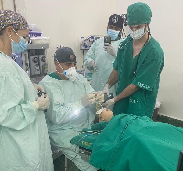 Extrajeron un foquito LED de los bronquios de una bebé en el INERAM