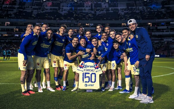 Versus / Richard Sánchez, premiado y reconocido por su partido 150 con el América