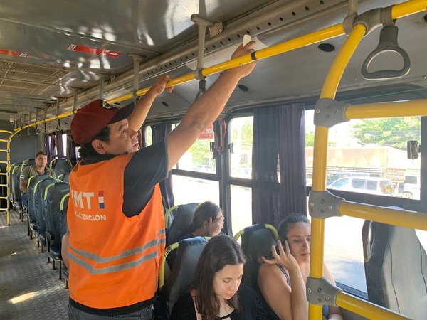 Ante quejas ciudadanas, controlan sistema de refrigeración en buses diferenciales - La Tribuna