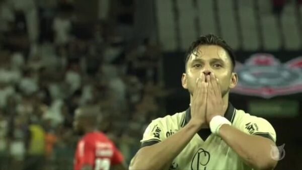 Romero marca en la derrota del Timão