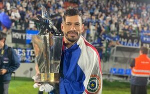 Versus / ¡Miguel Samudio gana un nuevo título con Liverpool!