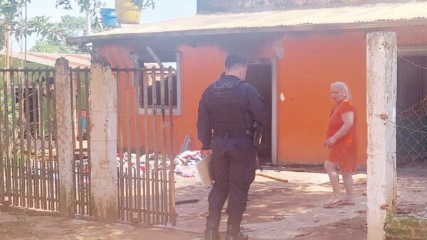 Quemó la casa de su vecino porque no le compró cervecita